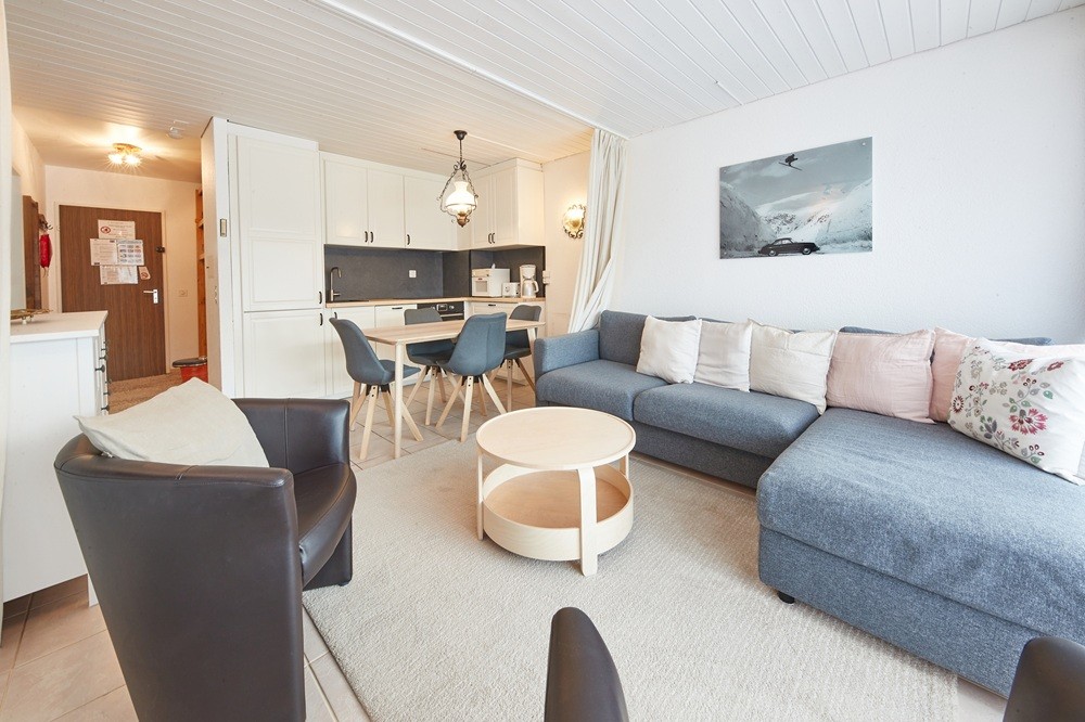 Kindvriendelijk resort met zwembad en panorama op de Zwitserse Alpen