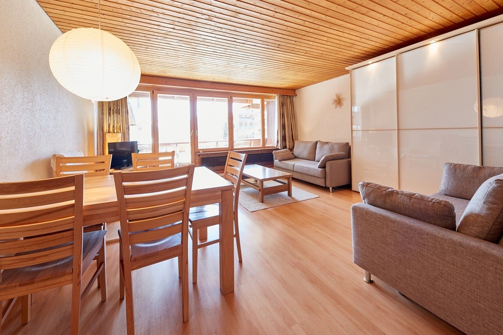 Kindvriendelijk resort met zwembad en panorama op de Zwitserse Alpen