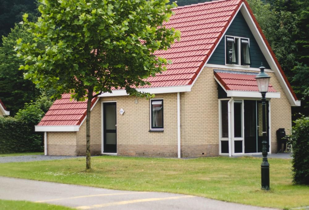 Kindvriendelijk vakantiepark met zwemmeer in de Sallandse bossen