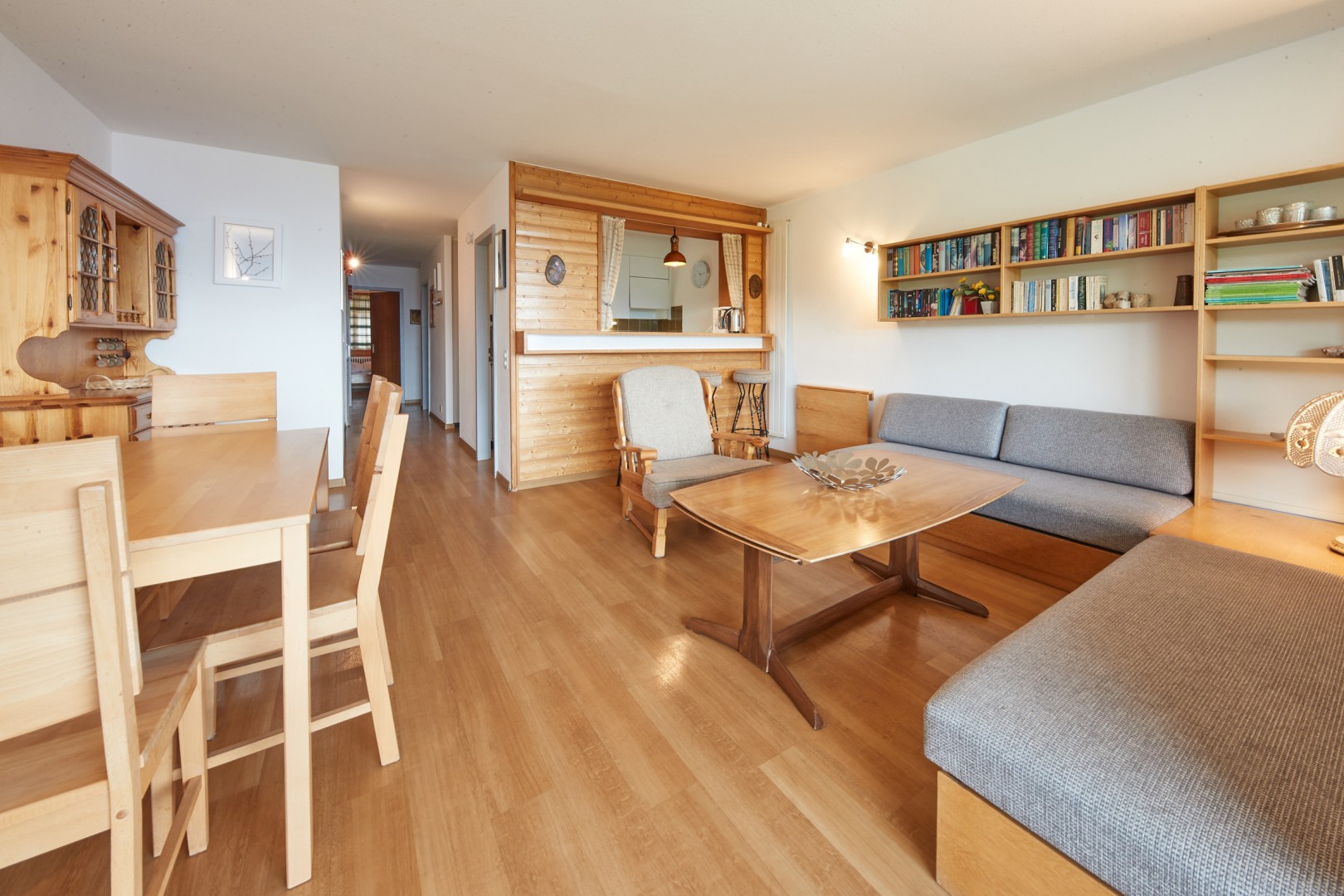 Kindvriendelijk resort met zwembad en panorama op de Zwitserse Alpen