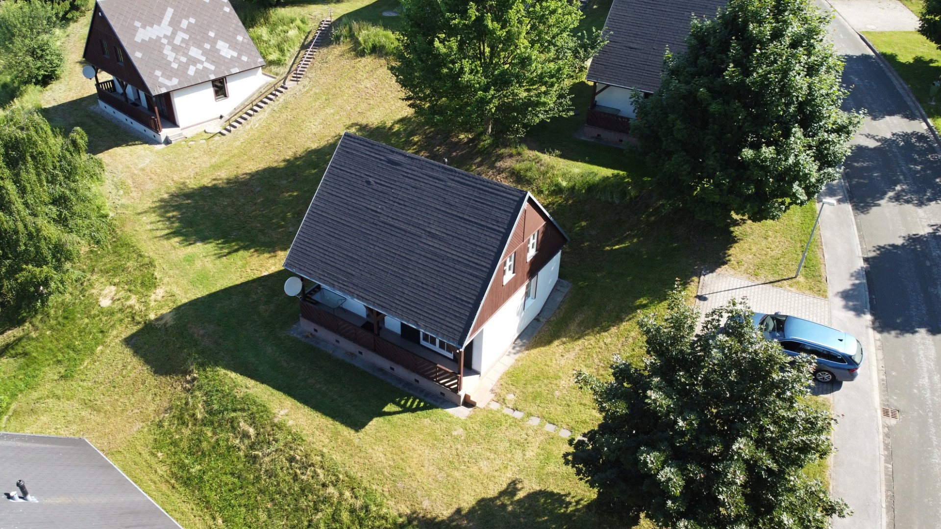 Chalets op een kleinschalig vakantiepark met zwembad in het Reuzengebergte
