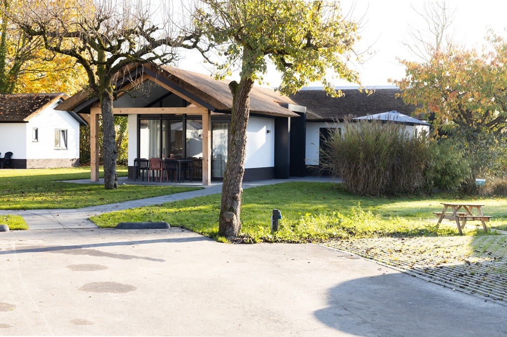 Vakantiepark en camping met zwem- en visvijver in Betuwe