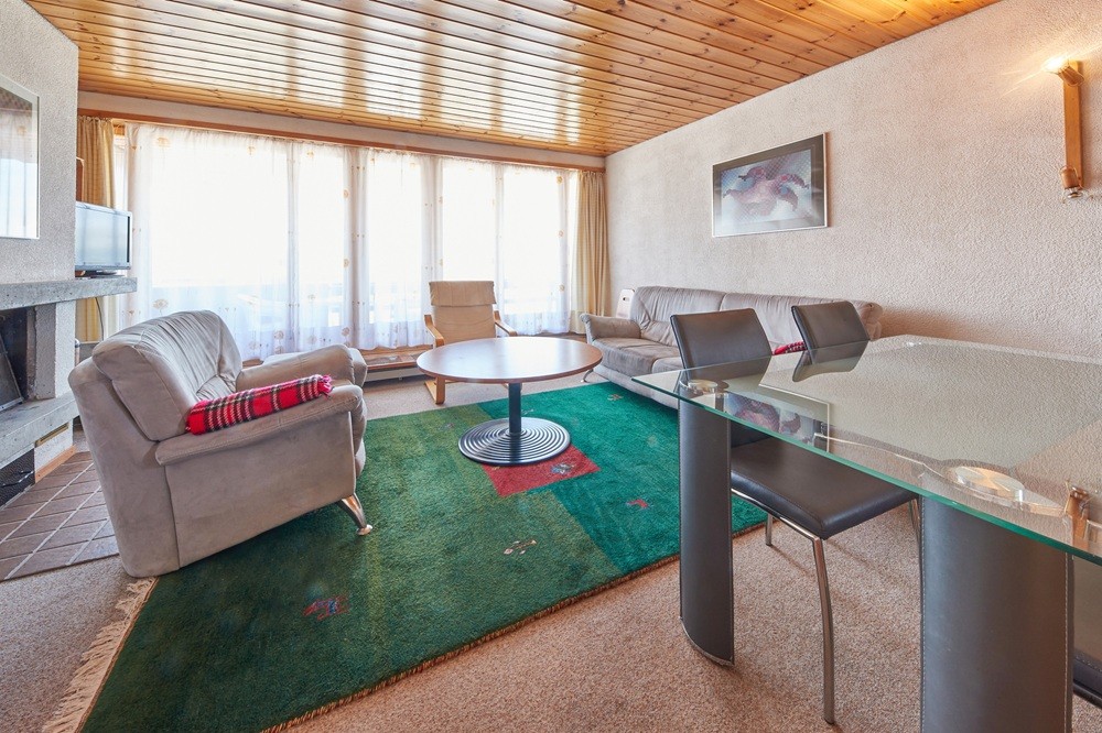 Kindvriendelijk resort met zwembad en panorama op de Zwitserse Alpen