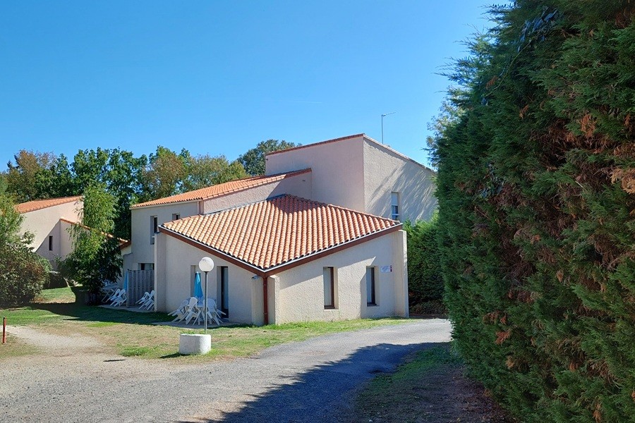 Kleinschalig vakantiepark met zwembad in het hart van de Vignoble Nantais