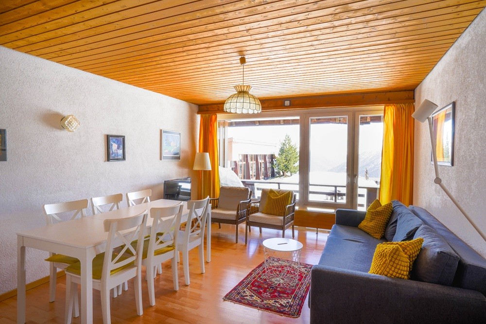 Kindvriendelijk resort met zwembad en panorama op de Zwitserse Alpen