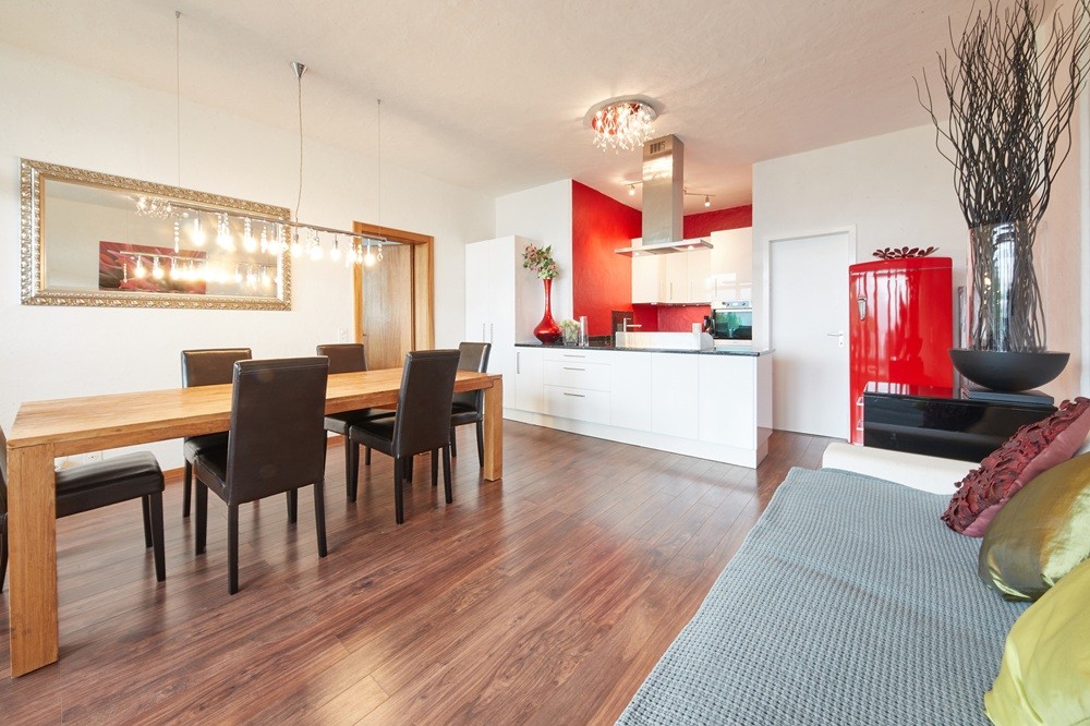 Kindvriendelijk resort met zwembad en panorama op de Zwitserse Alpen