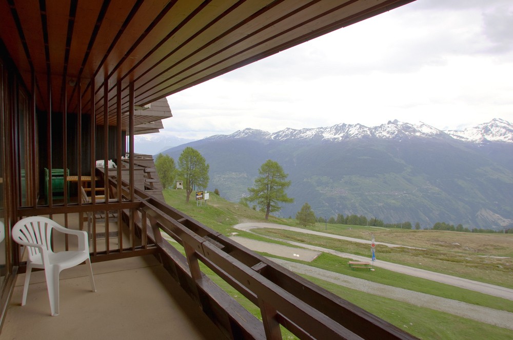 Kindvriendelijk resort met zwembad en panorama op de Zwitserse Alpen