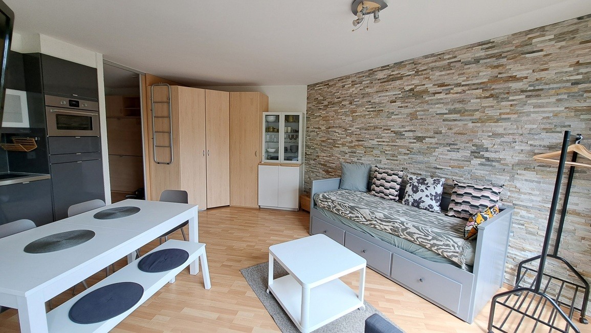 Kindvriendelijk resort met zwembad en panorama op de Zwitserse Alpen