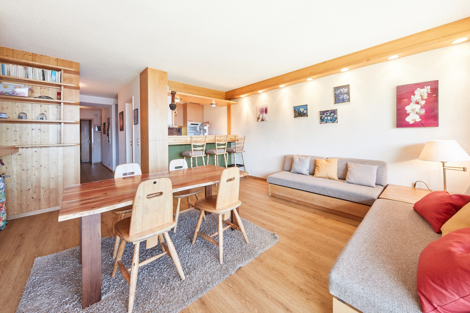 Kindvriendelijk resort met zwembad en panorama op de Zwitserse Alpen